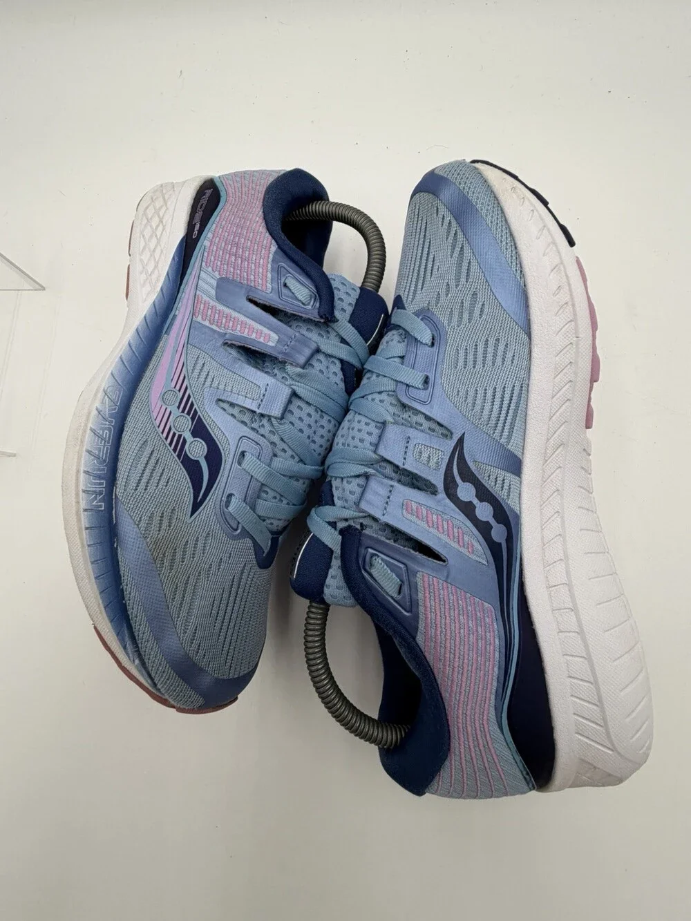 Saucony Ride ISO Women's Size 9 Athletic Cushioned Running Shoes  S10444-1